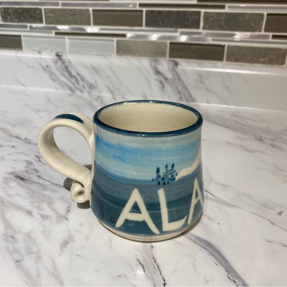 Vintage Alaska Pottery Mug handmade signed‎